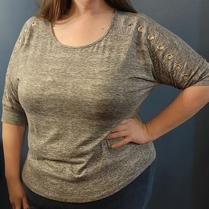 Soft 3x shirt fits like 2x